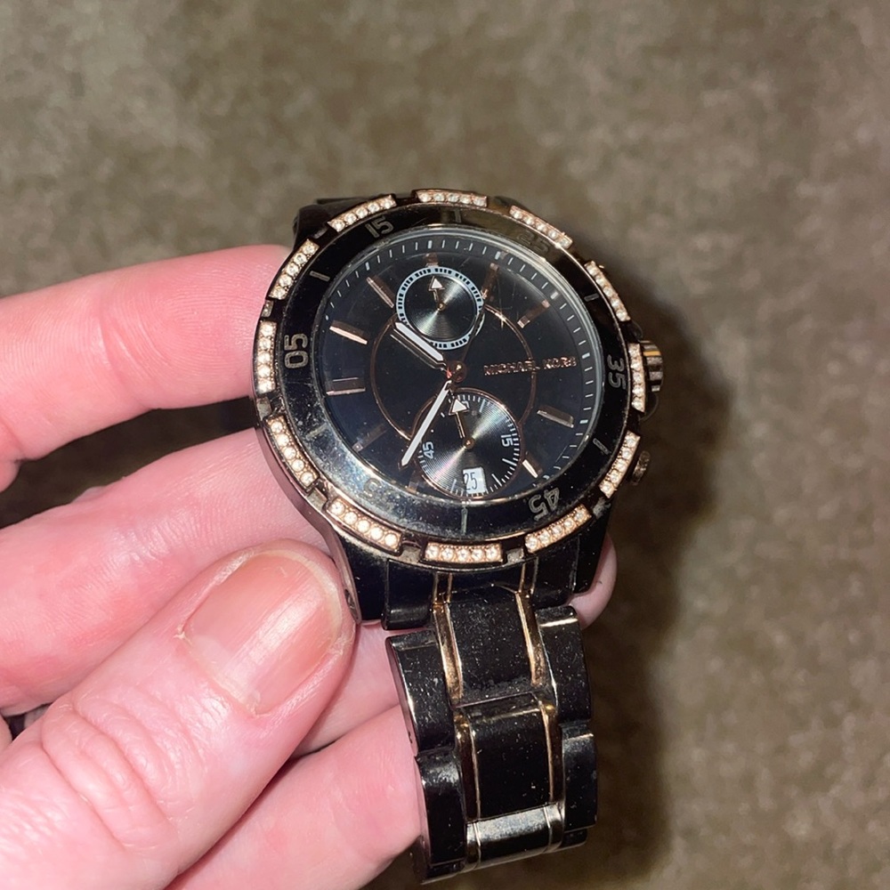 Authentic GREY Rose Gold RARE Michael Kors black watch - Picture 3 of 6